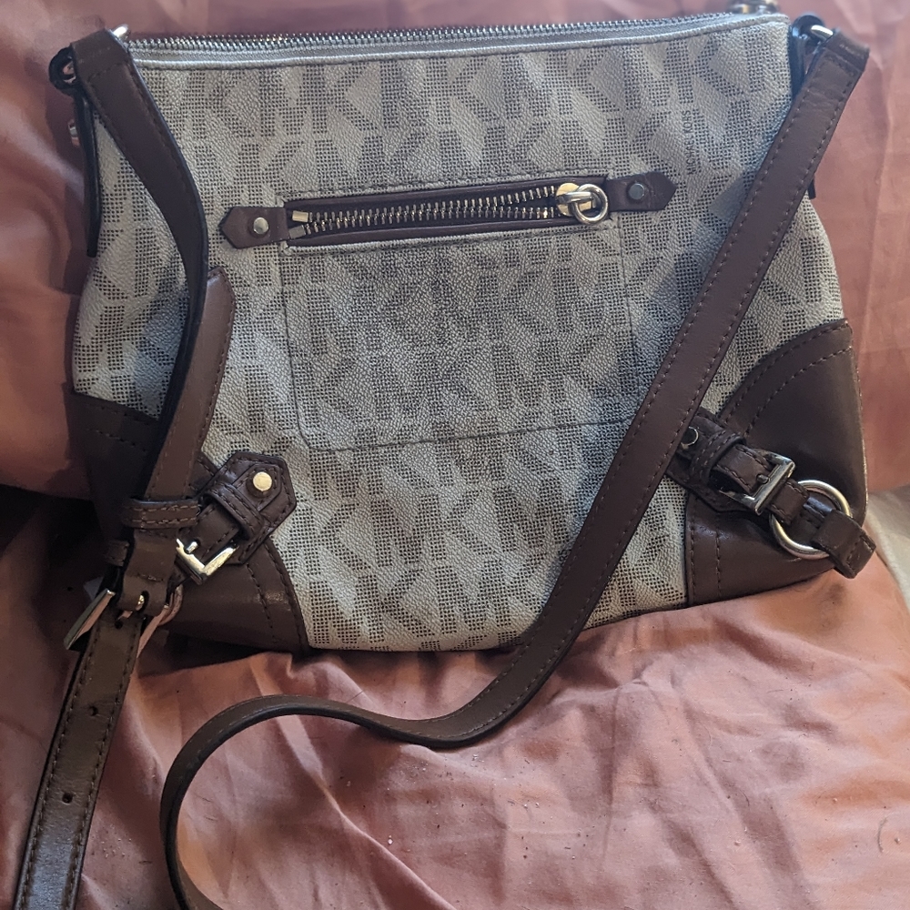 Michael kors crossbody bag